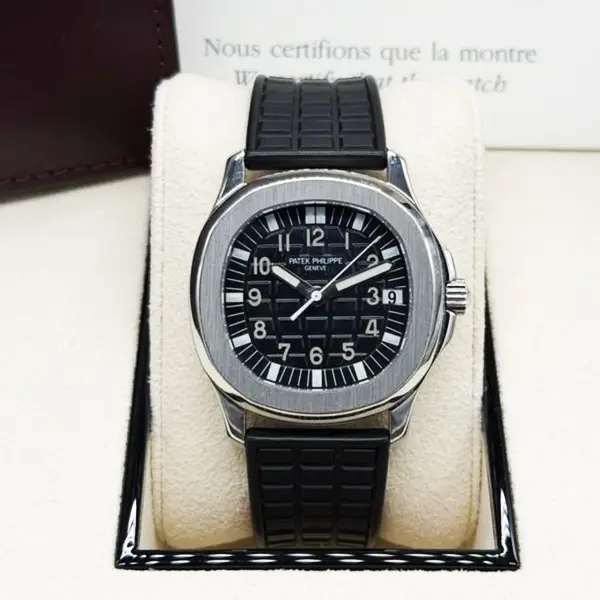Patek Philippe Aquanaut — γκρι καντράν, λαστιχένιο μπρασελέ